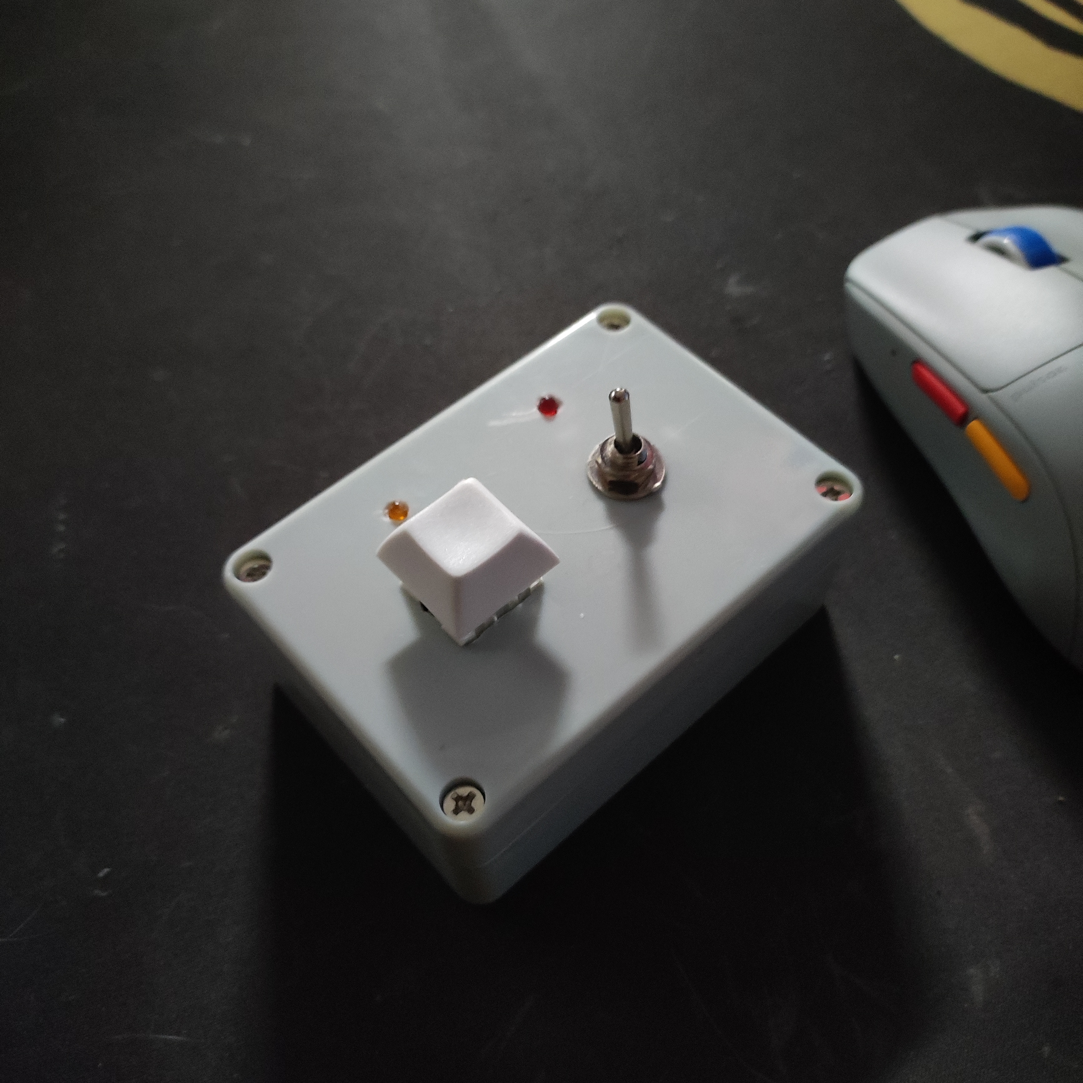 Fully-assembled box with white lighting - Off